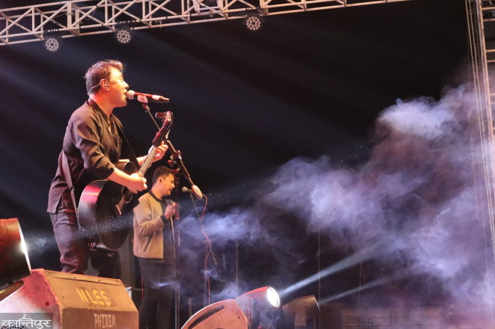 ‘भ्यालेन्टाइन्स डे’ को रात फिदिममा रिदम ब्याण्डसँगै गुञ्जिए दीपक बज्राचार्य